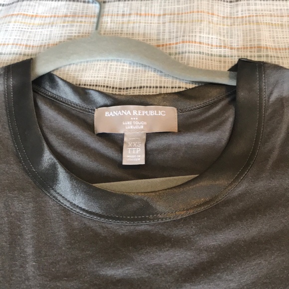 Banana Republic tshirt - Picture 2 of 4